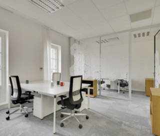 Bureau privé 31 m² 4 postes Location bureau Rue de la République Marseille 13002 - photo 1